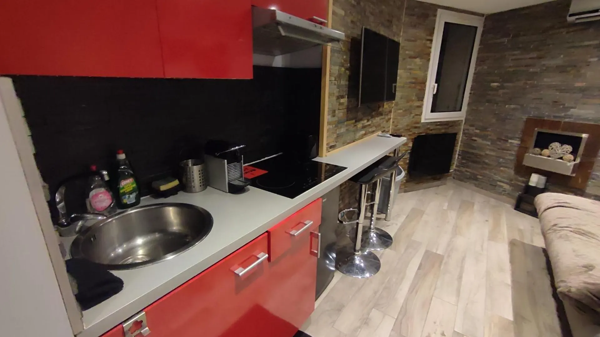 Studio Les 2 Alpes Au Village 1800M-Commerces Et Telesiege A 50M-Retour Ski Au Pied Les Deux Alpes Apartment