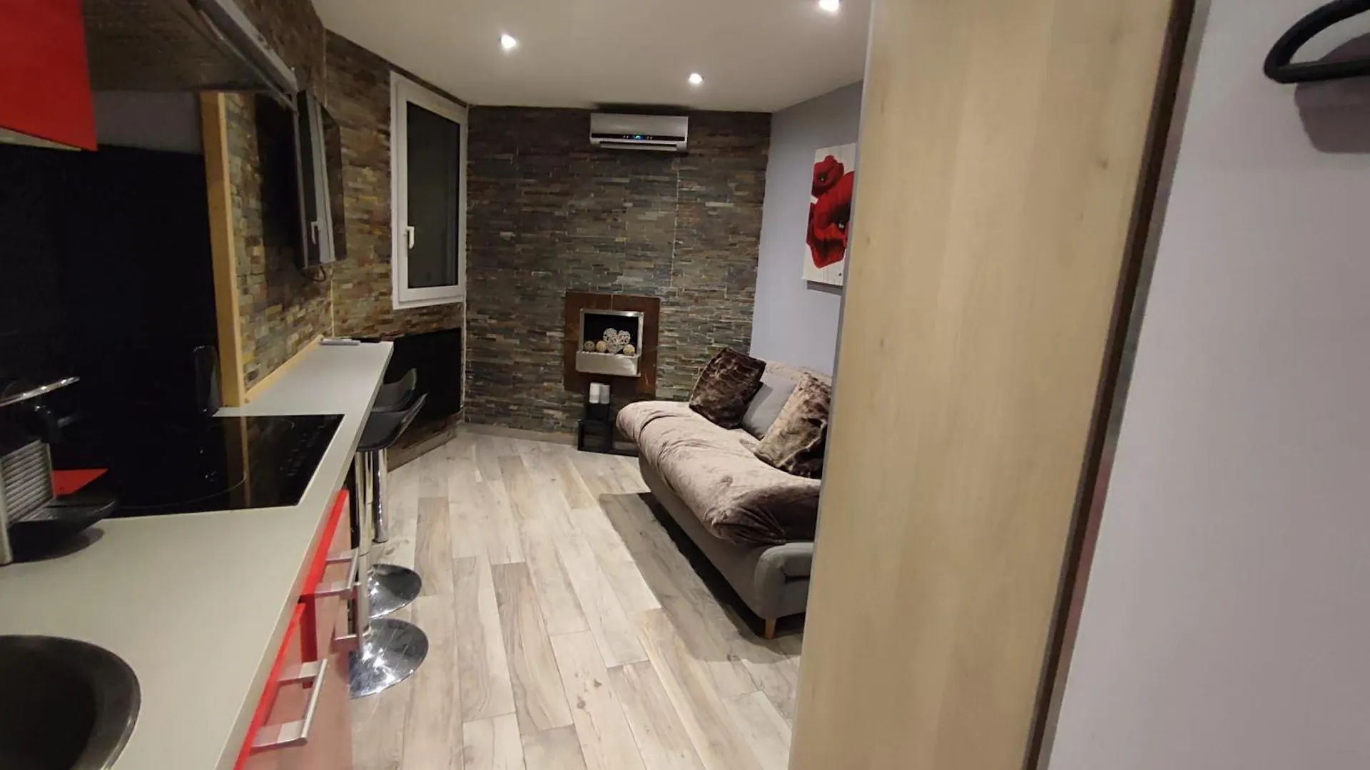 Studio Les 2 Alpes Au Village 1800M-Commerces Et Telesiege A 50M-Retour Ski Au Pied Les Deux Alpes 0*,  France